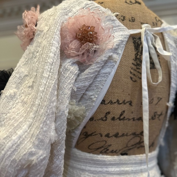 NWT Dream By Sister Jane Elegant Floral Embellished White Dress - Picture 11 of 12